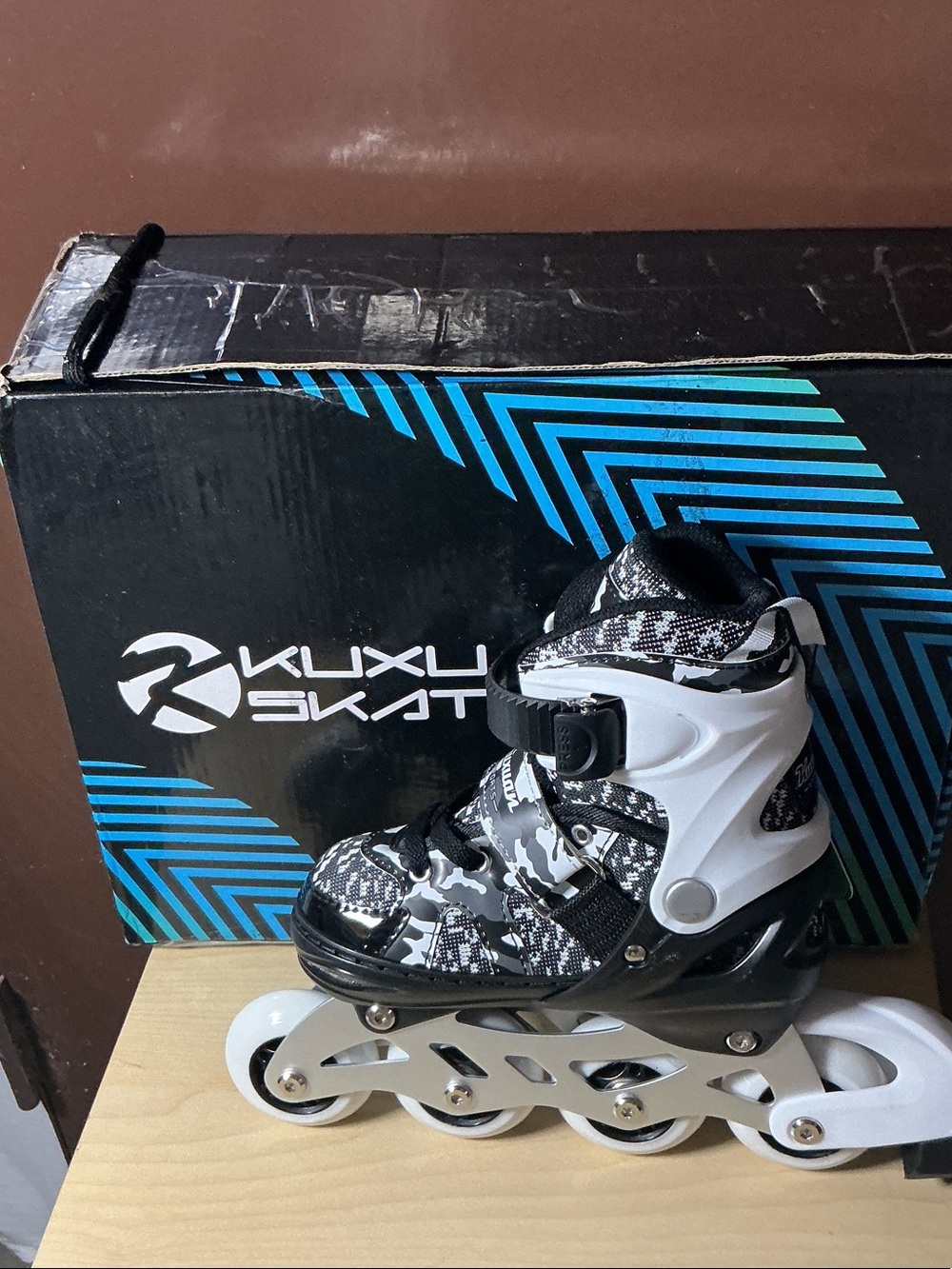 Kids Black & White Adjustable Inline Skates nwb 13C 3Y kuxuan sports light up